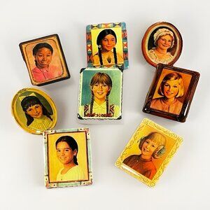 Set Of 8 American Girl Hallmark 2003 Circle of Smiles Portrait Pins Vintage AG
